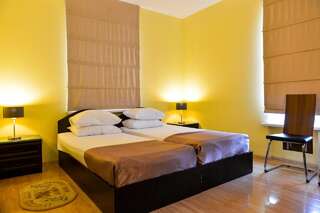 Отель Imereti Health Resort Цхалтубо Двухместный номер с 1 кроватью или 2 отдельными кроватями и собственной ванной комнатой-1